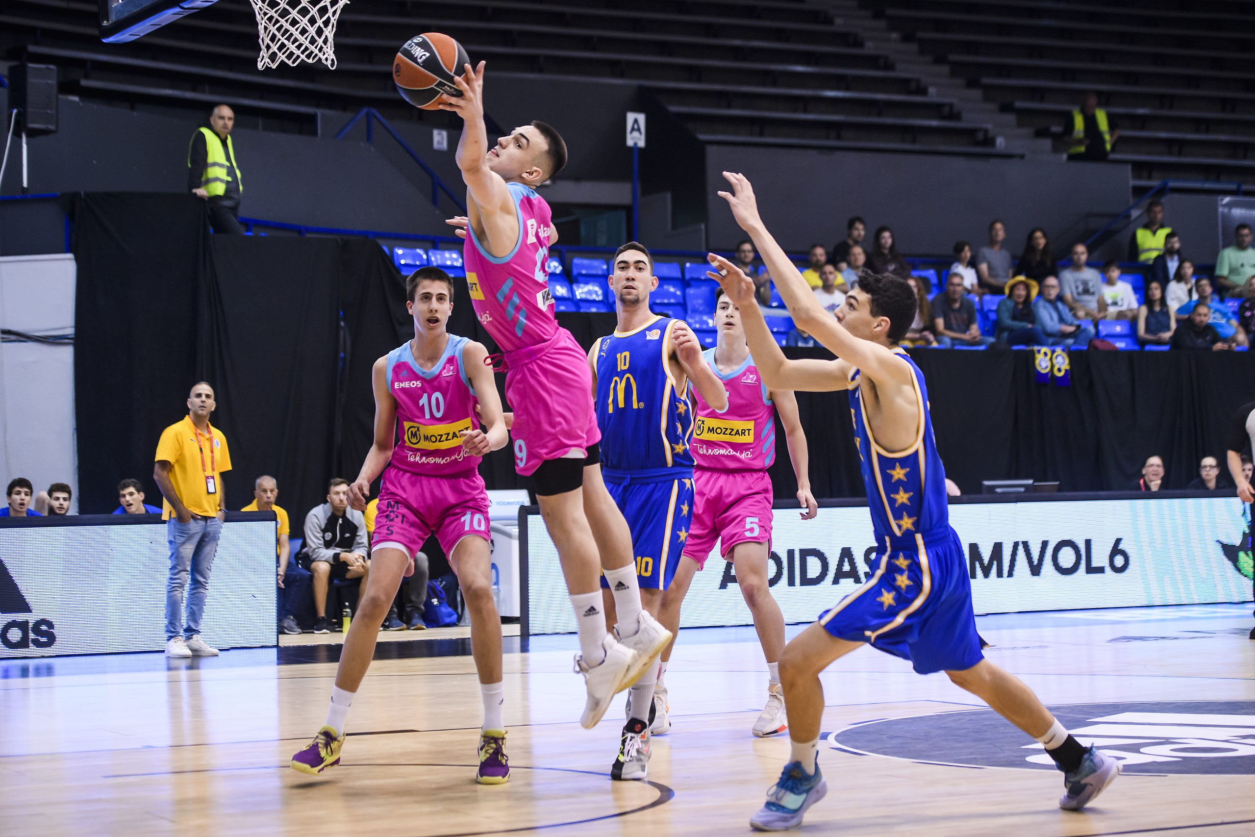 Košarkaški klub Mega MIS » U18 MEGA BETTER THAN MACCABI, ON SATURDAY AGAINST NEXT GENERATION SELECTION FOR EUROLEAGUE TITLE